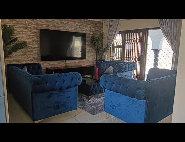 3 BEDROOM PROPERTY TO RENT IN BERKSHIRE DOWNS